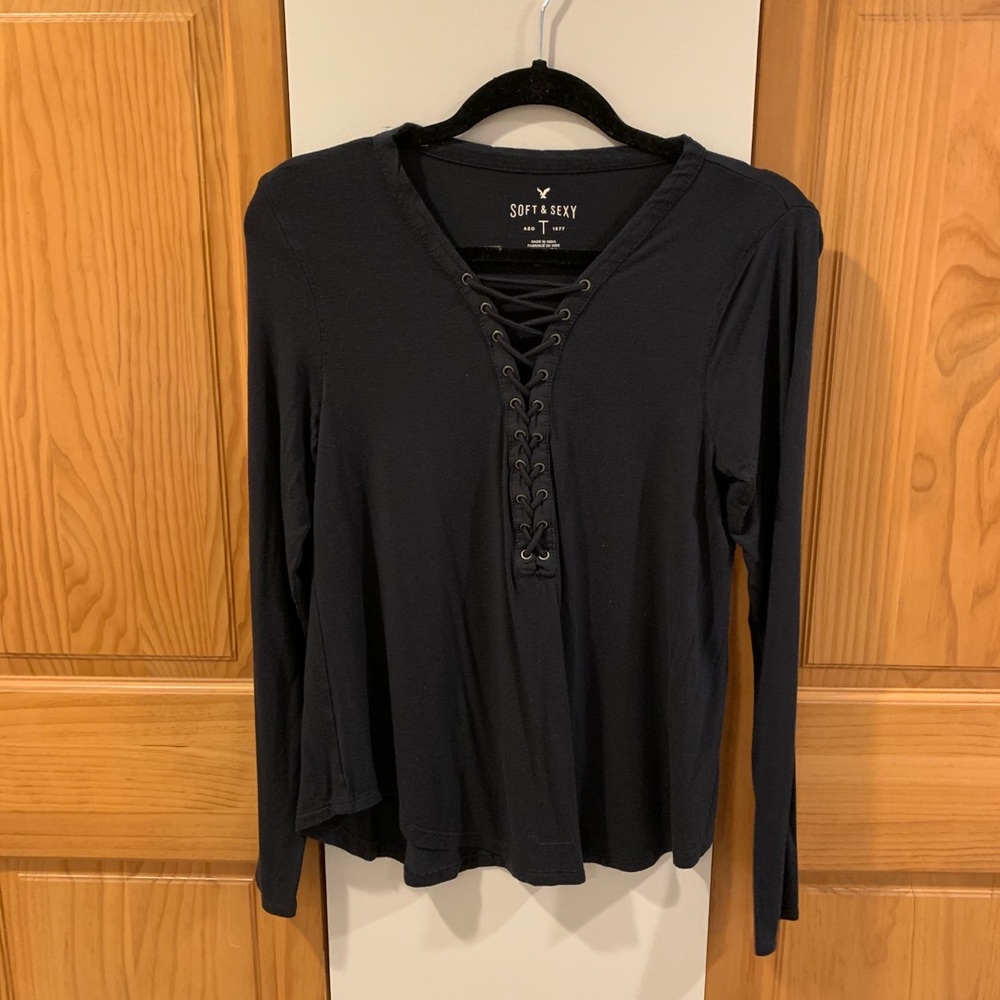 AE soft and sexy lace up tee